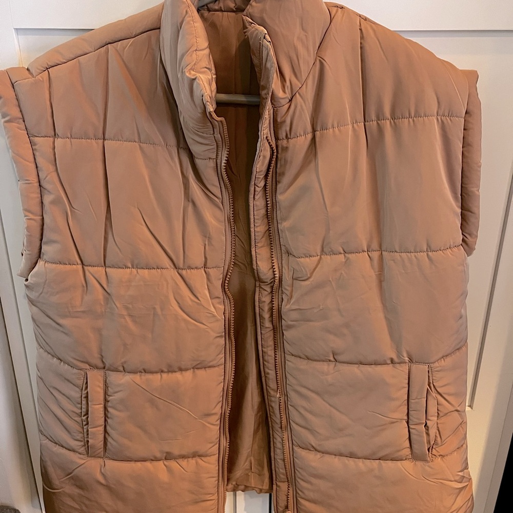 Womens puffer vest.